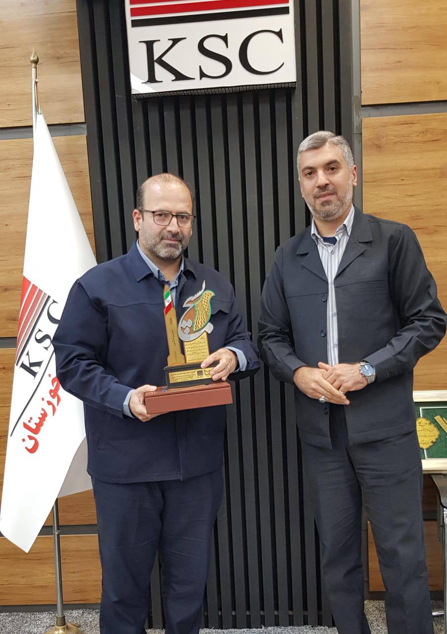 اعطای نشان طلای ایمنی به معاون بهره‌برداری وتقدیر از رییس ایمنی در حوزه بهره‌برداری  فولادخوزستان