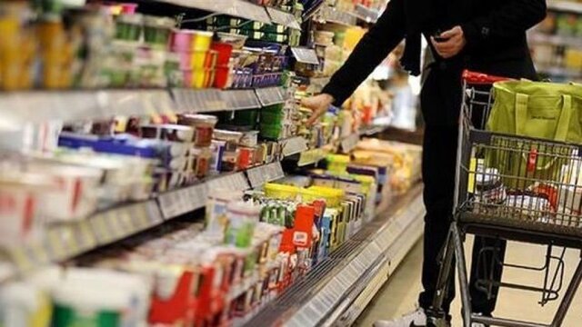 نوری قزلجه: مردم نگران نباشند؛ کالاهای اساسی به‌طور کامل تأمین شده است