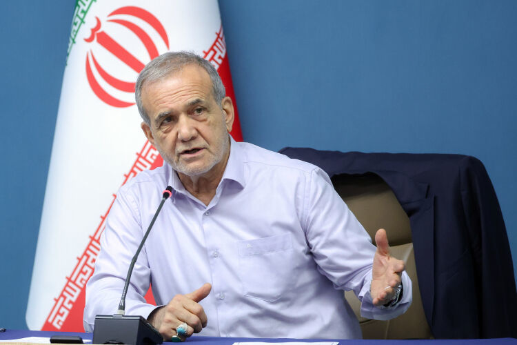 پزشکیان: واردات کالاهای لوکس نباید منابع ارزی کشور را ببلعد