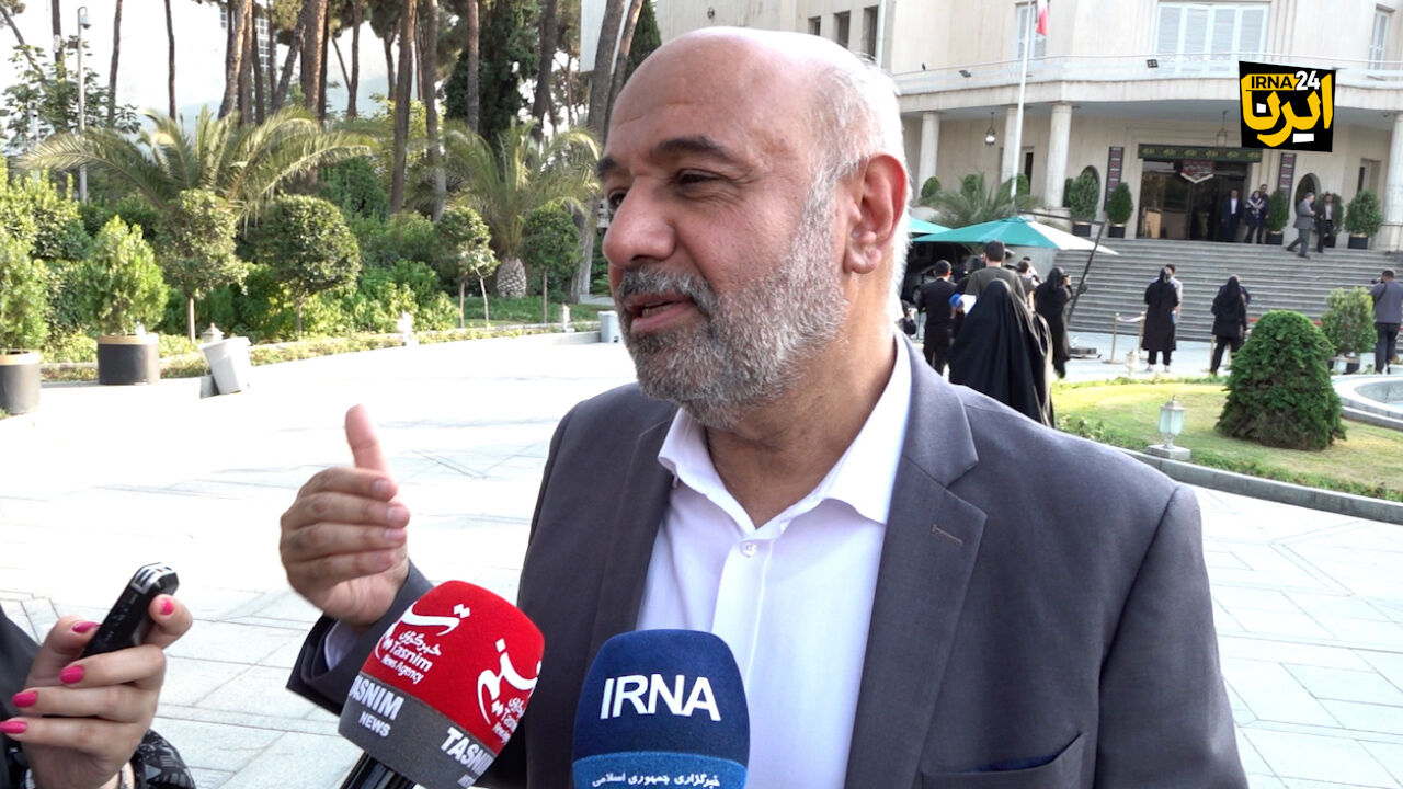 میدری خبر داد: تأمین مالی داروخانه‌ها از طریق عرضه اوراق در بورس آغاز می‌شود