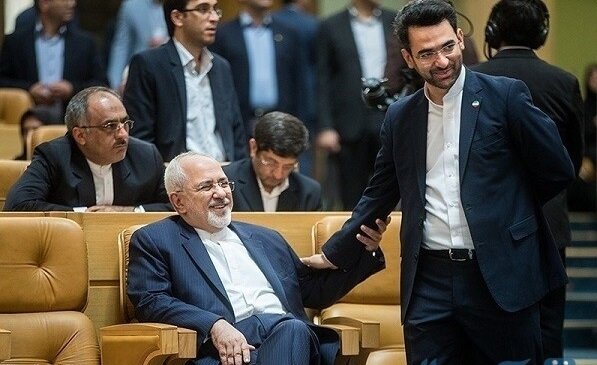 تصویری از جلسه آذری جهرمی با چهره‌های خارج شده از دولت