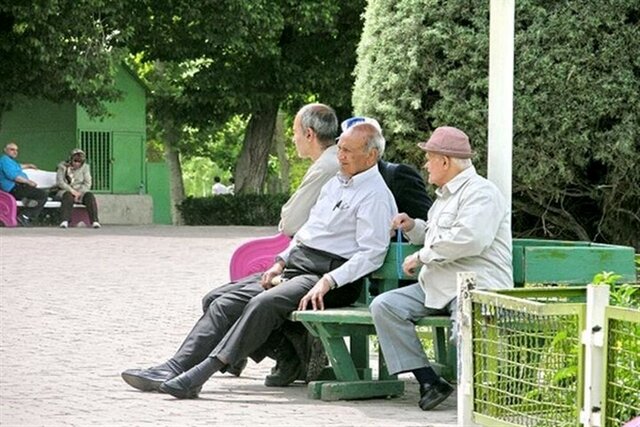 هشدار رئیس کمیسیون اجتماعی؛ یک ماه است بازنشستگان بیمه تکمیلی ندارند