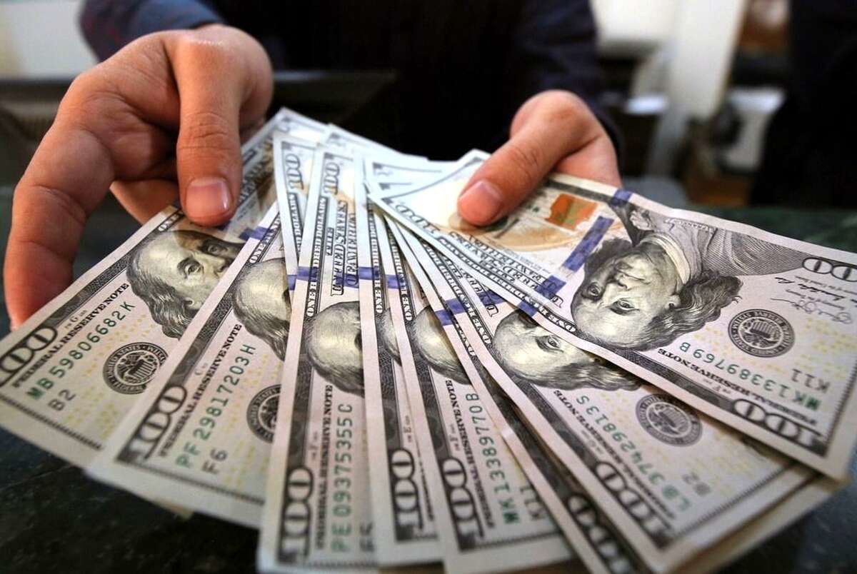 ذخایر ارزی بانک مرکزی ۴.۵ میلیارد دلار افزایش یافت / افزایش تخصیص ارز به بخش صنعت