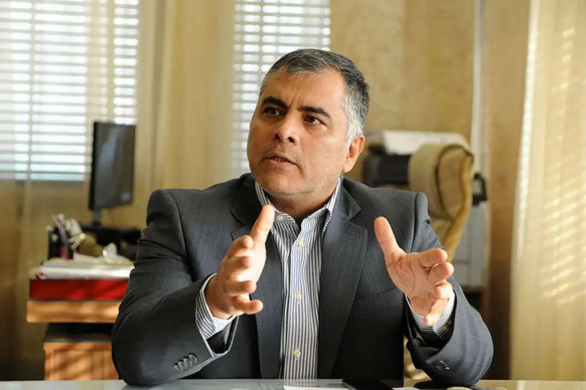 وزیر نفت: حدود ۱۲۰ تا ۱۳۰ میلیون لیتر در روز در داخل کشور بنزین تولید می‌کنیم