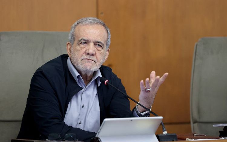 پزشکیان: آموزش درست به دانش‌آموزان ربطی به تحریم ندارد