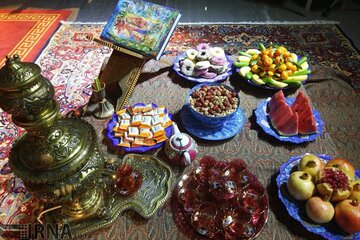 هزینه یک سفره ساده شب یلدا معادل ۴۰ درصد حداقل حقوق