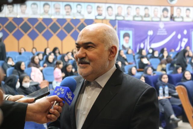 استاندار خوزستان خبر داد؛ احداث ۷۰ نیروگاه خورشیدی در خوزستان برای تامین ۲۱۰ مگاوات برق