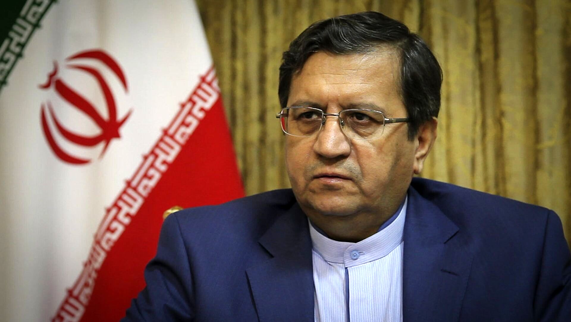 همتی: نتایج مثبت یکپارچه‌سازی نرخ ارز به مرور زمان خود را نشان خواهد داد