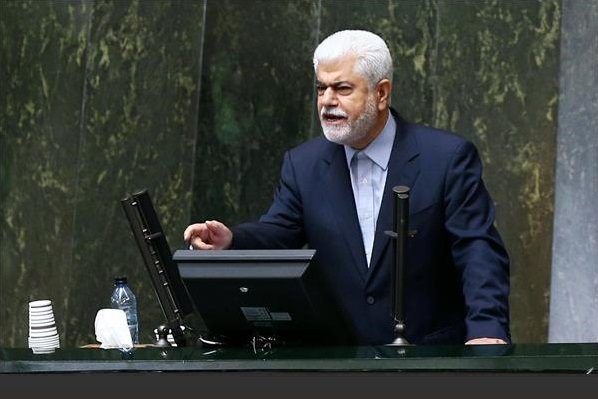 رئیس کمیسیون بهداشت: در حوزه درمان پرداختی از جیب مردم بالای ۵۵ درصد است