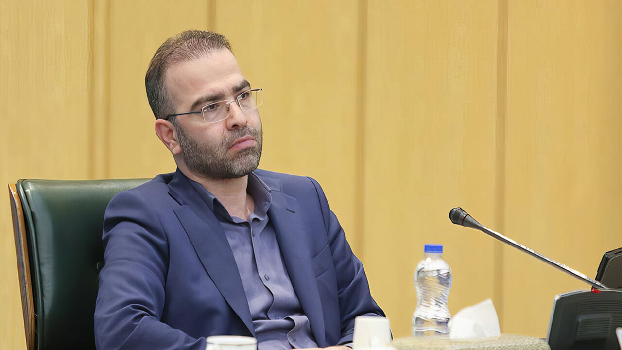 معاون بانک مرکزی: تمهیدات ویژه بانک مرکزی برای تامین مالی طرح های پیشران/ اوراق گام نقدپذیرتر می شود