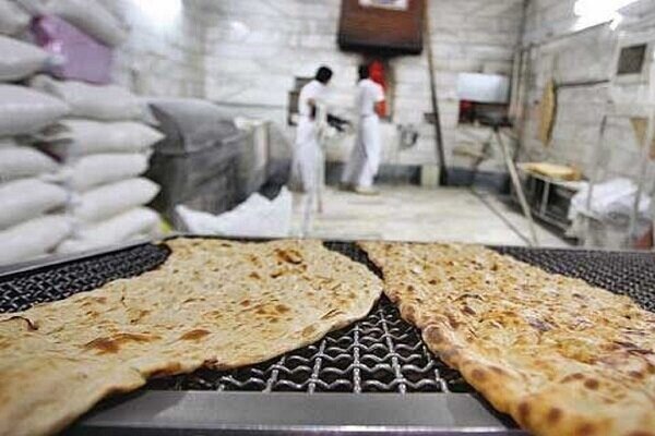 آرد سهمیه ای به طور کامل تامین میشود/ کسری سهمیه نانوایان متخلف در اسفند ماه