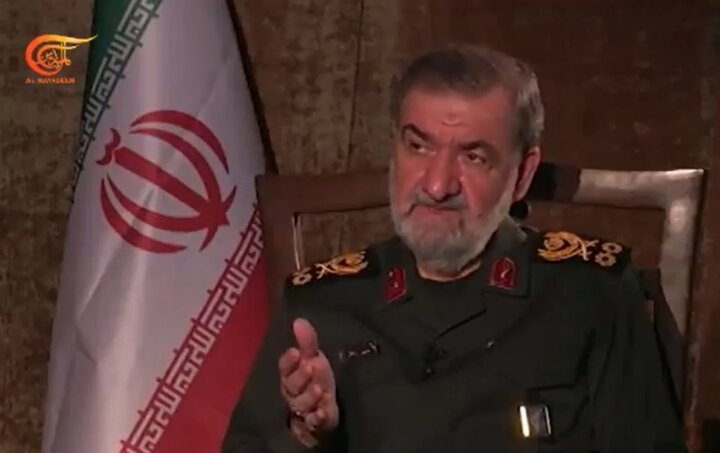 محسن رضایی: رهبر انقلاب در سلامت کامل هستند/هر تهدیدی علیه ایران پاسخ می‌گیرد