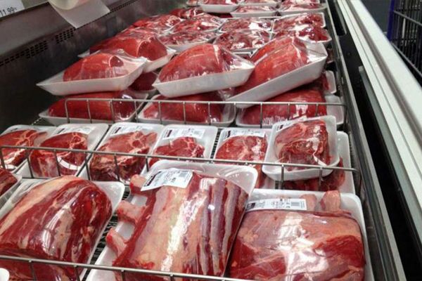 قیمت گوشت و مرغ بالا رفت/ دلیل اصلی چیست؟